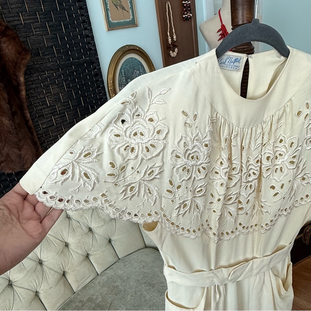 🤍 Vintage Carl Naftal California Cream Eyelet Dress Detachable Belt 1970s XS - Picture 5 of 16